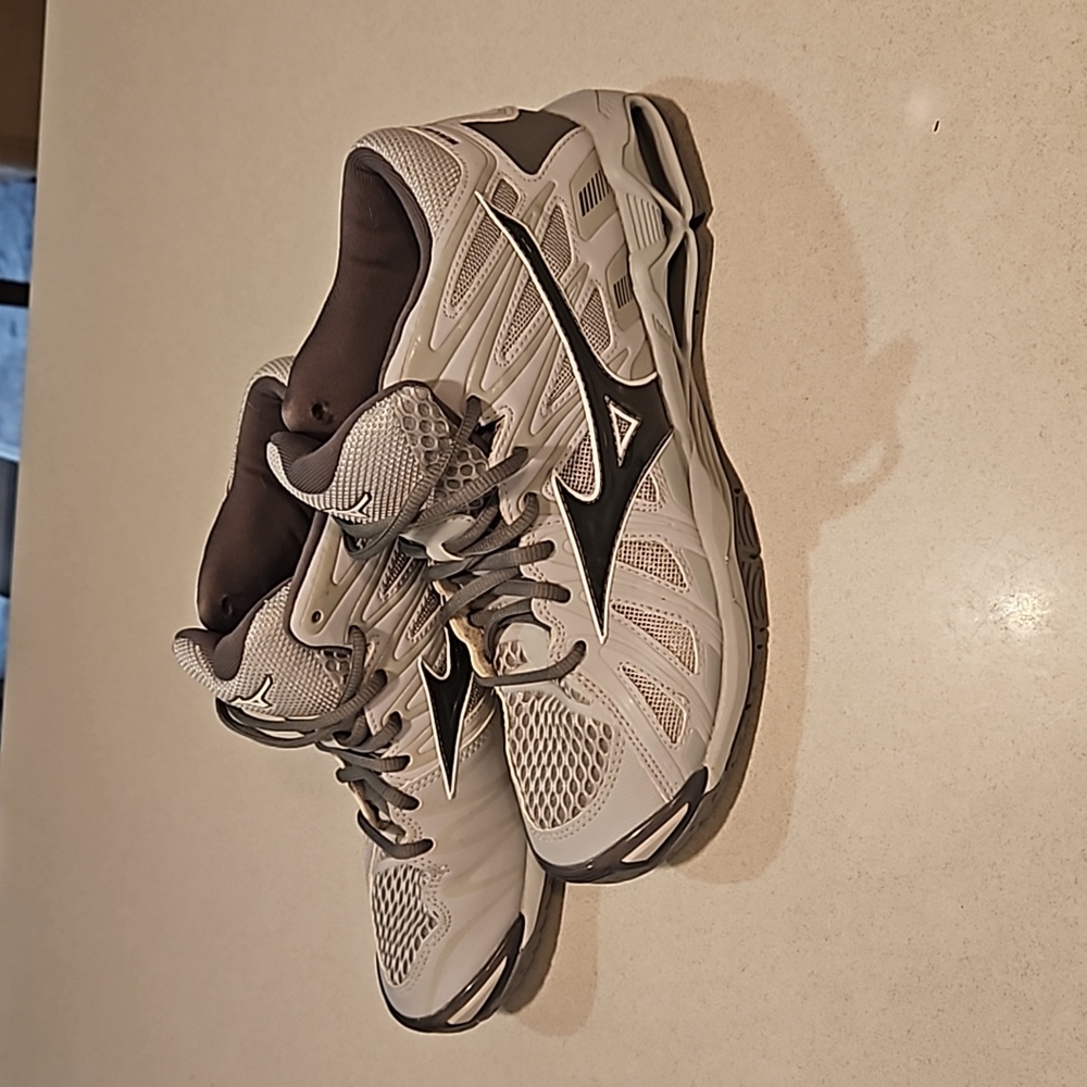 Mizuno Wave Tornado x2 Mid Volleyball shoes US9 Grey